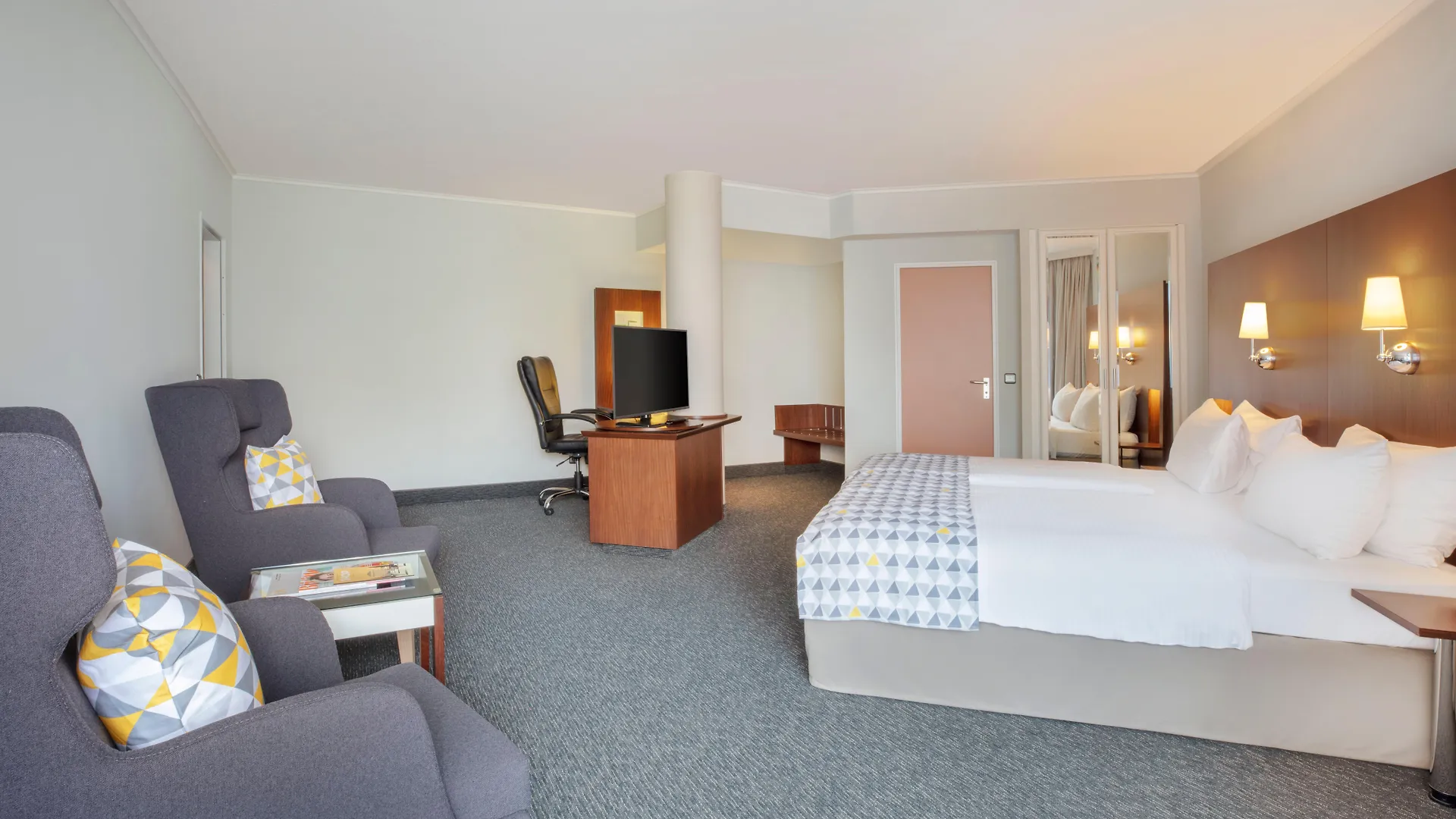 Holiday Inn Munchen Sud, An Ihg Hotel Tyskland