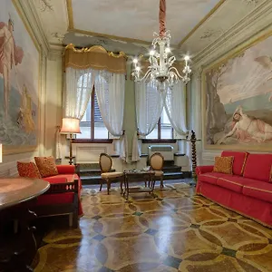palazzo-bucciolini.it-tuscanyhotel.com/