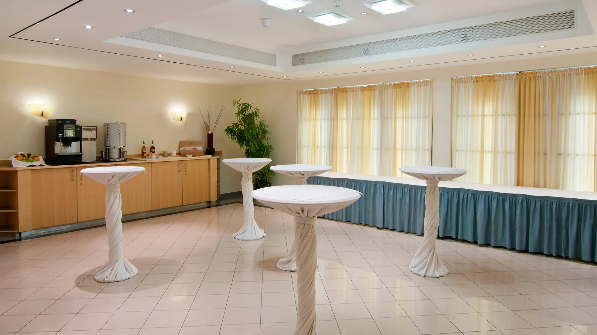 Holiday Inn Munchen Sud, An Ihg Hotel גרמניה